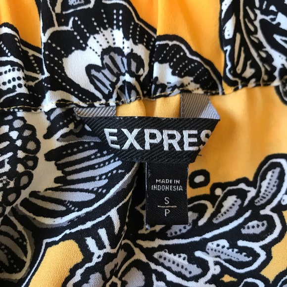 Express Off-Shoulder Top - Picture 3 of 4